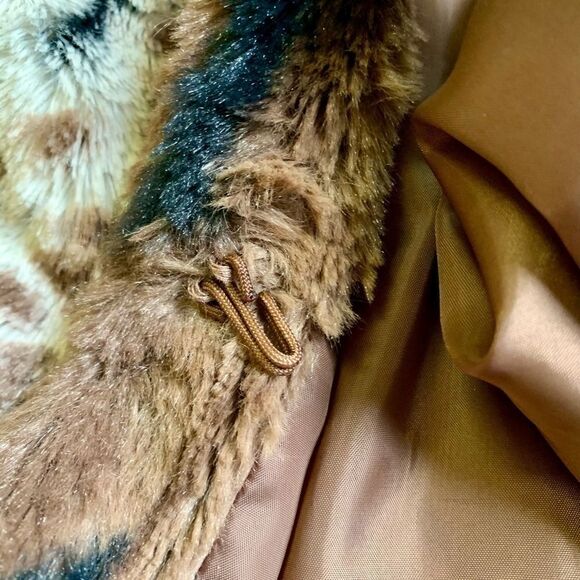 Multiples Vest  - Picture 10 of 12